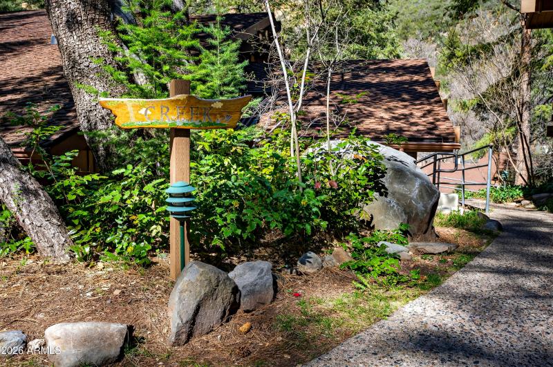 Trail to & Fro Oak Creek