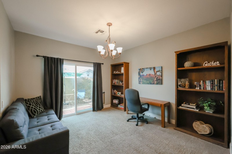 Private entrance to side yard