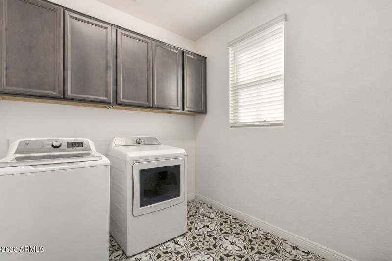 32a2e7ee-32e8-46ee-afd0-ec4e5481545b