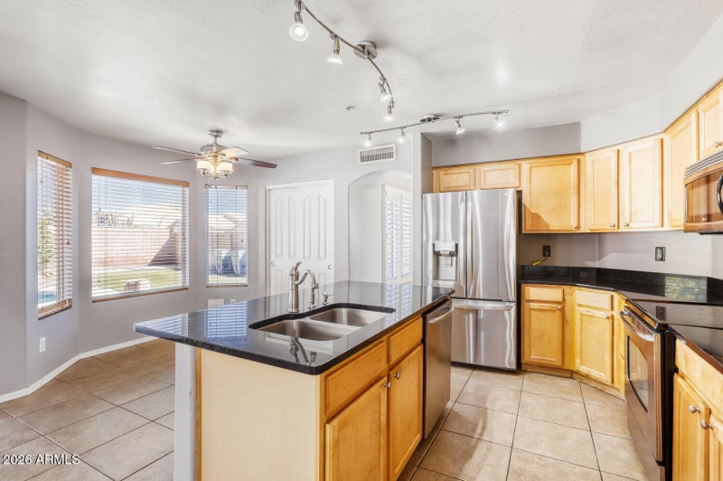 8782 e pinchot ave - Web Quality - 008 -