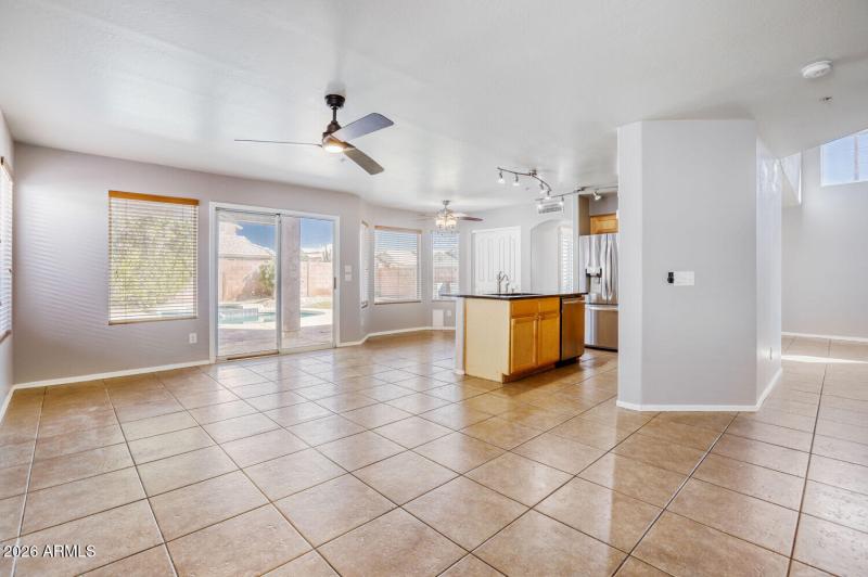 8782 e pinchot ave - Web Quality - 011 -