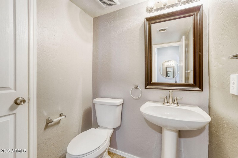 8782 e pinchot ave - Web Quality - 013 -