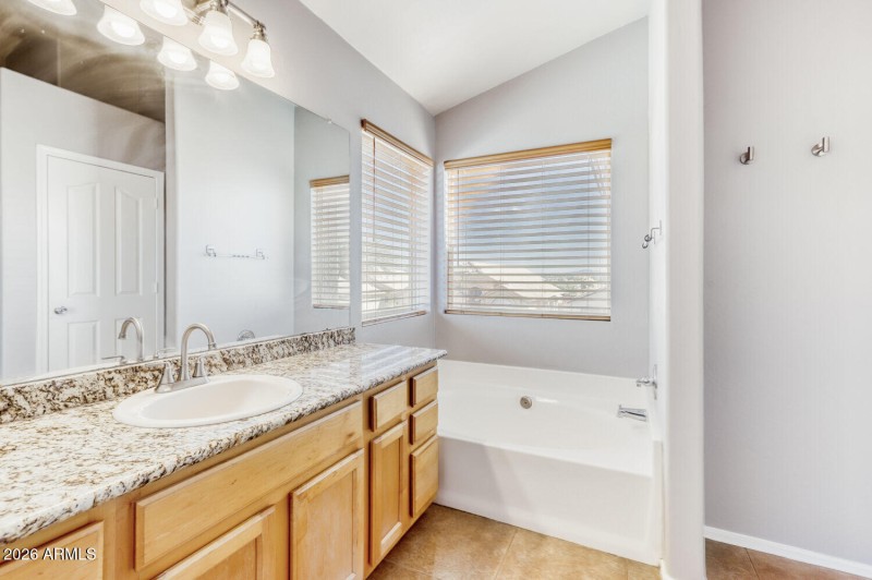 8782 e pinchot ave - Web Quality - 017 -