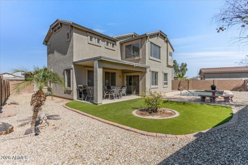 10335 W SouthgateLarge Backyard