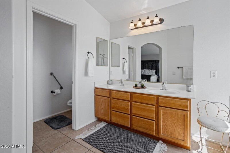 10335 W Southgate_Primary Bath