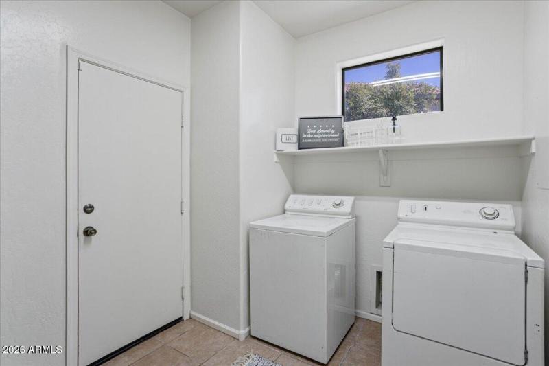 10335 W Southgate_Large Laundry Room