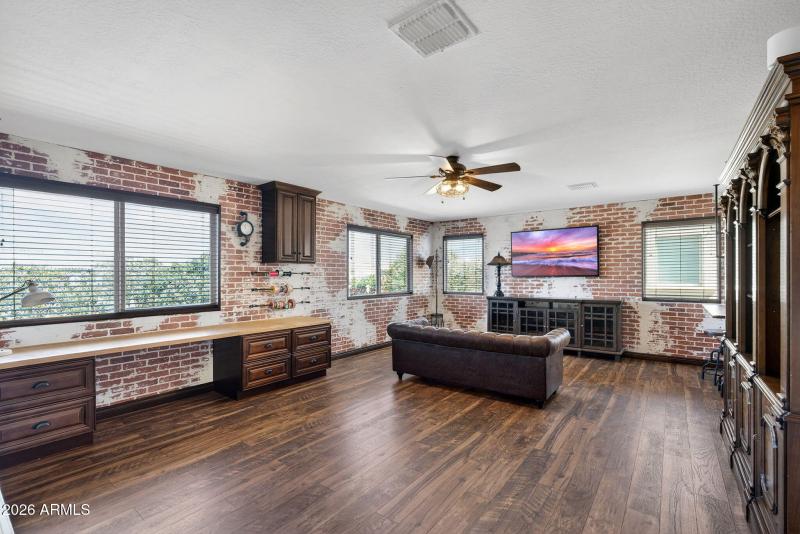 Craft/Wrapping Station