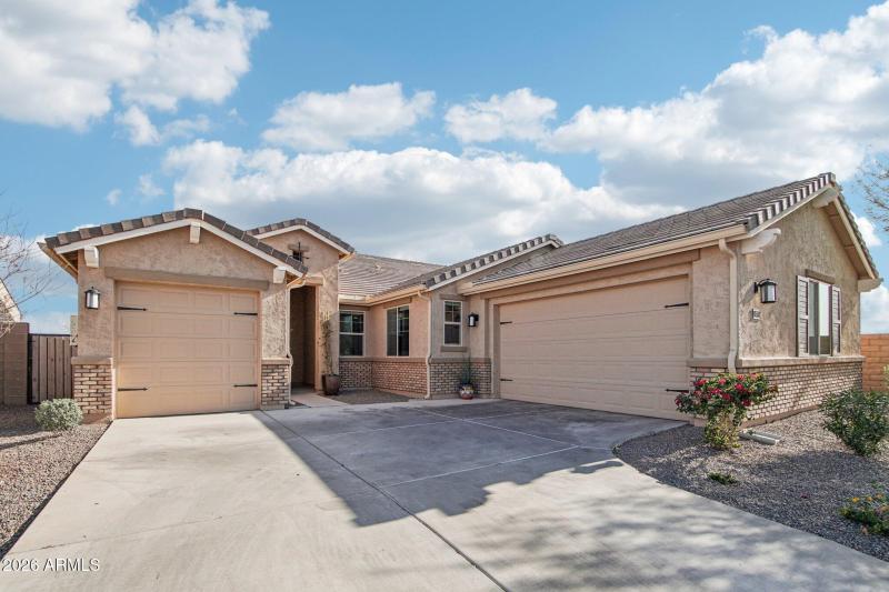 3-web-or-mls-W Hiddenview Dr-S0603-003