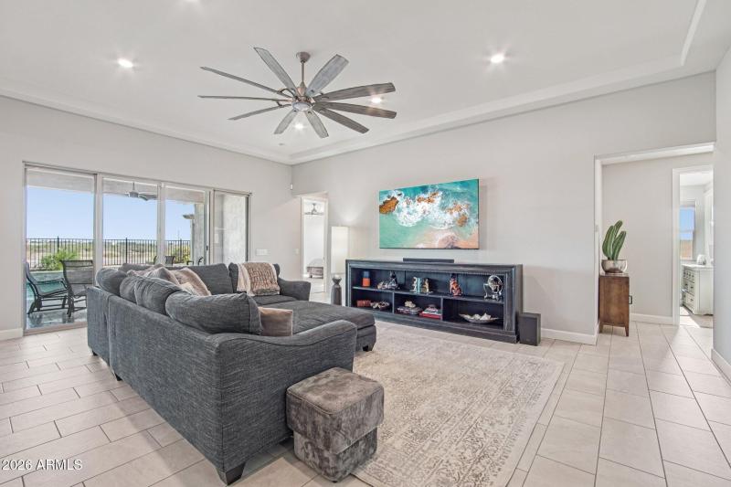 5-web-or-mls-W Hiddenview Dr-S0603-005