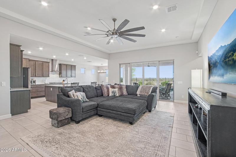 6-web-or-mls-W Hiddenview Dr-S0603-006