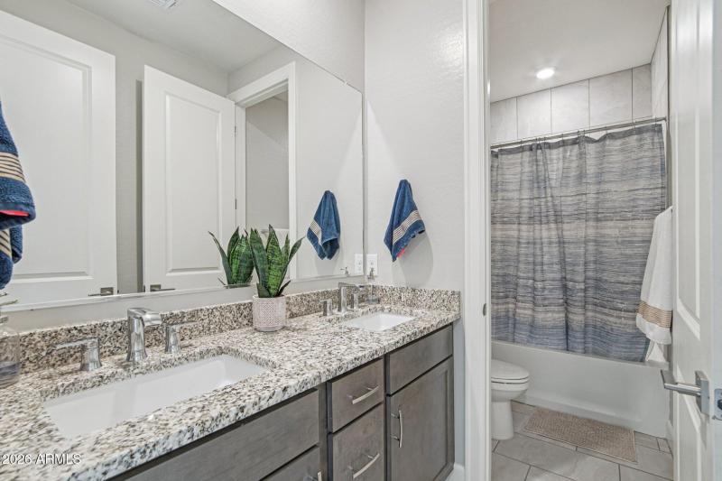 19-web-or-mls-W Hiddenview Dr-S0603-019