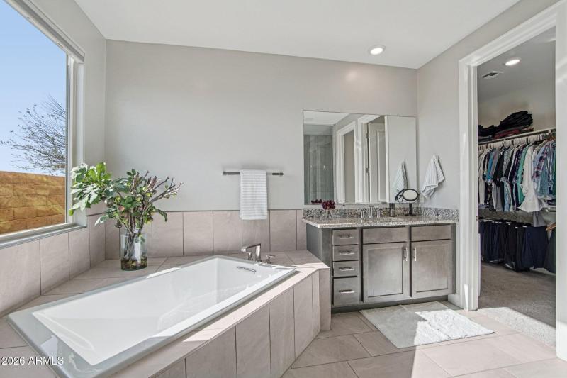 30-web-or-mls-W Hiddenview Dr-S0603-030