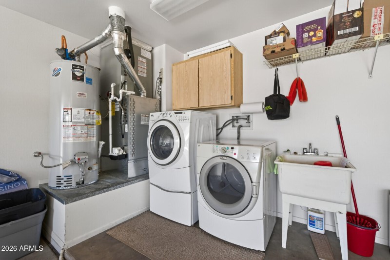Laundry w/sink