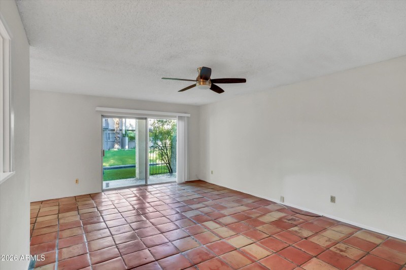 11-2208 W Lindner Avenue 31-11