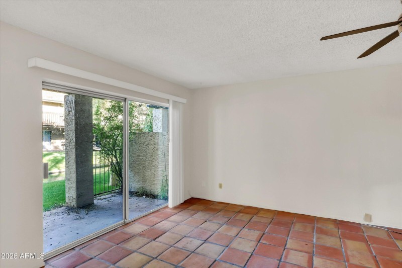 15-2208 W Lindner Avenue 31-15