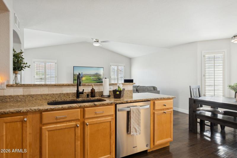 17-web-or-mls-4041-w-quail-ave