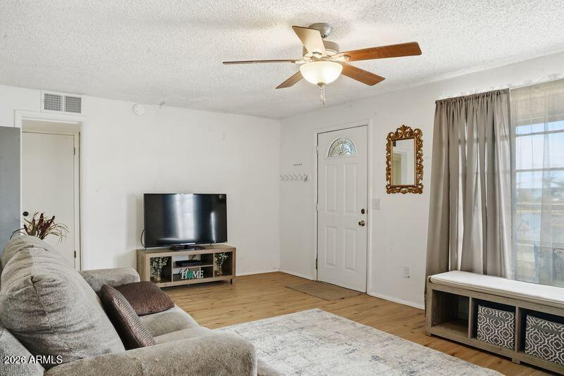 12-web-or-mls-Photo Mar 06 2026, 2 00 35