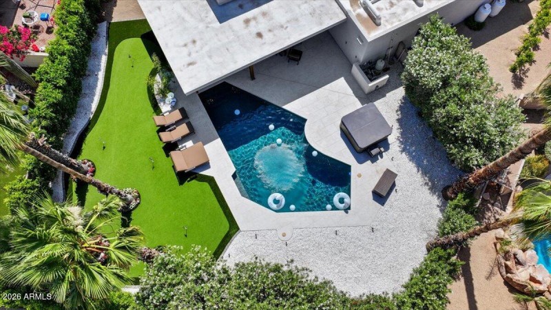 10-DJI_20250613060314_0169_D