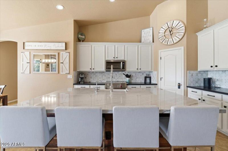 12-4429 E Happy Coyote Trail_RedHogMedia