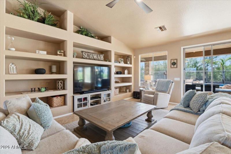 18-4429 E Happy Coyote Trail_RedHogMedia