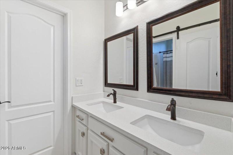 35-4429 E Happy Coyote Trail_RedHogMedia