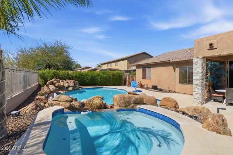 49-4429 E Happy Coyote Trail_RedHogMedia