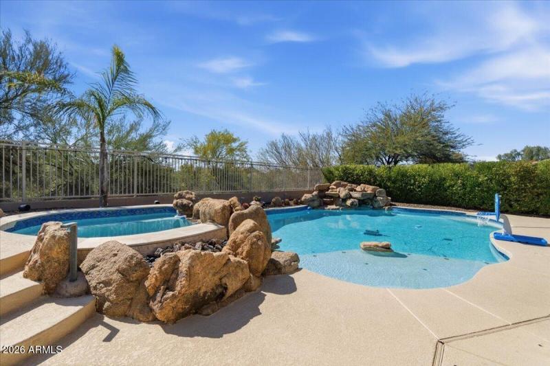 50-4429 E Happy Coyote Trail_RedHogMedia