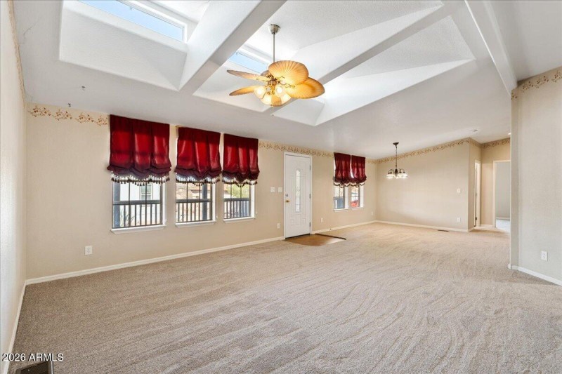 08-Living Room & Dining