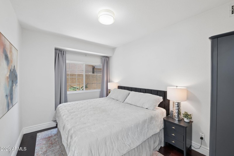 23-web-or-mls-7925-e-pepper-tree-ln