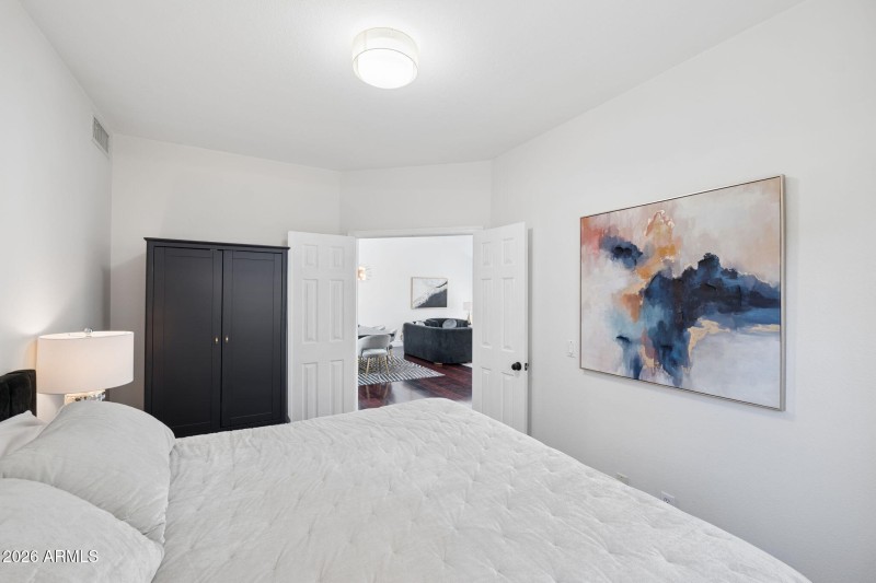 24-web-or-mls-7925-e-pepper-tree-ln