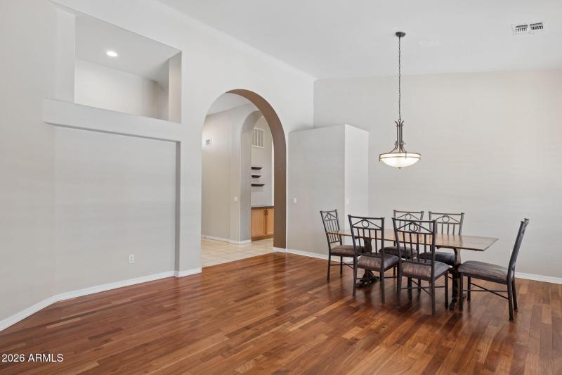 7-web-or-mls-29230-n-46th-st