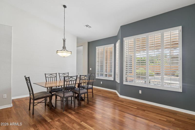 8-web-or-mls-29230-n-46th-st