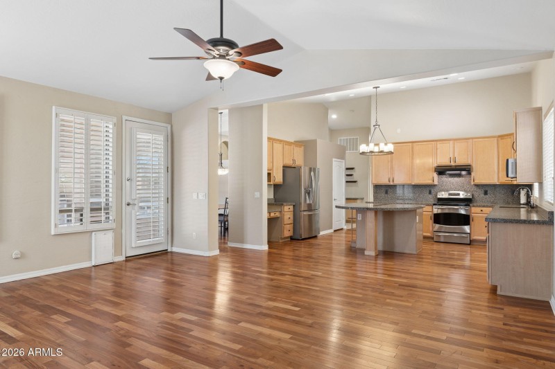 11-web-or-mls-29230-n-46th-st