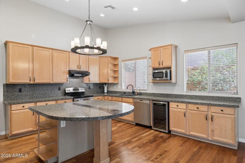 12-web-or-mls-29230-n-46th-st