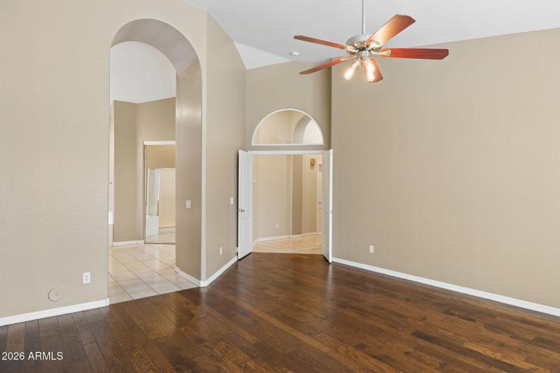 19-web-or-mls-29230-n-46th-st