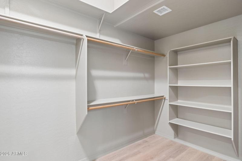 24-web-or-mls-29230-n-46th-st