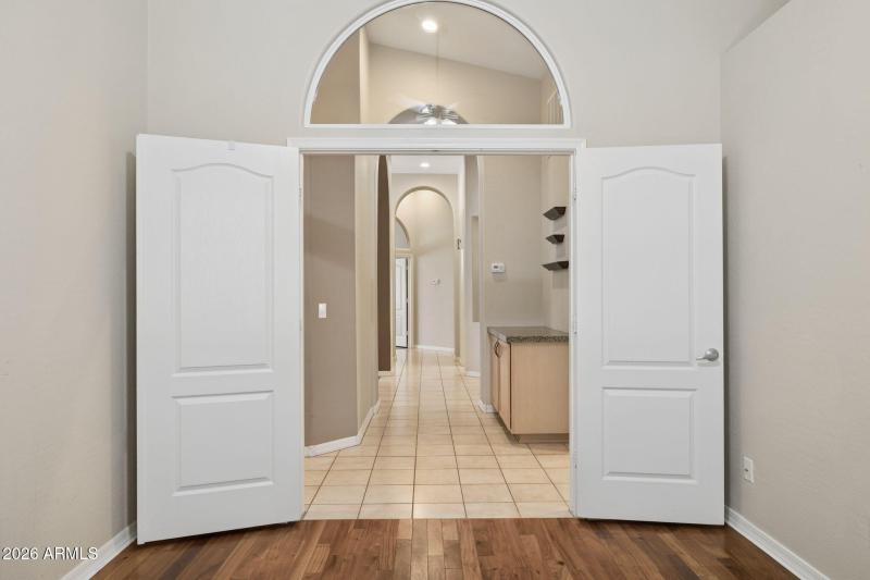 28-web-or-mls-29230-n-46th-st