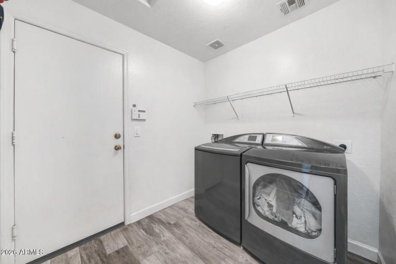 Hidalgo laundry clean