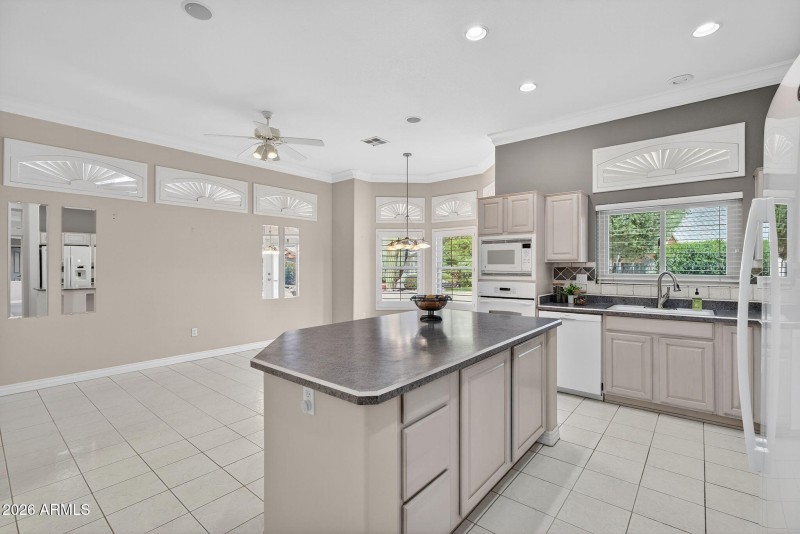 12-web-or-mls-25W Via Montoya