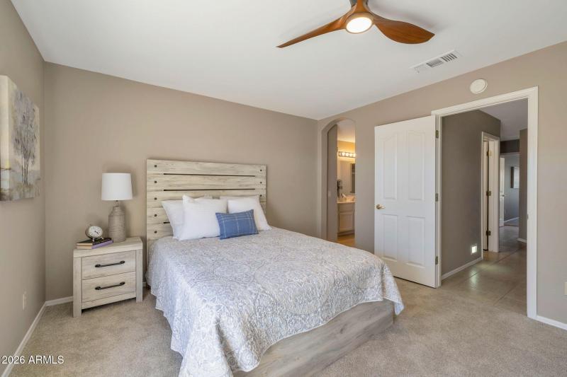 29-web-or-mls-Qp-4084