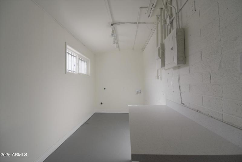 20220114183224773484000000-o