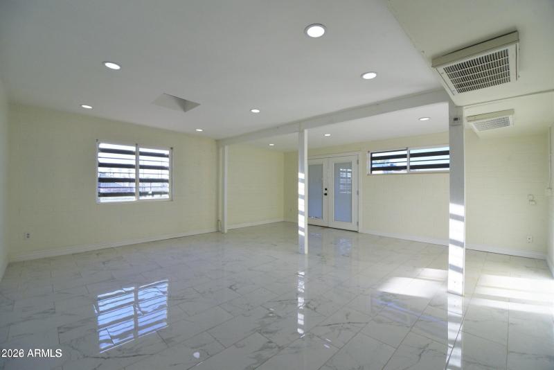 20221101195400039171000000-o