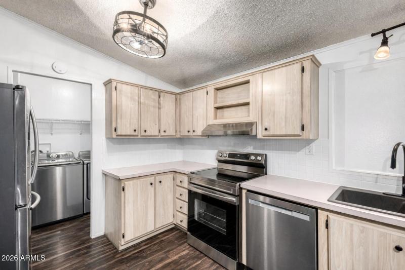 834 S MERIDIAN RD 77