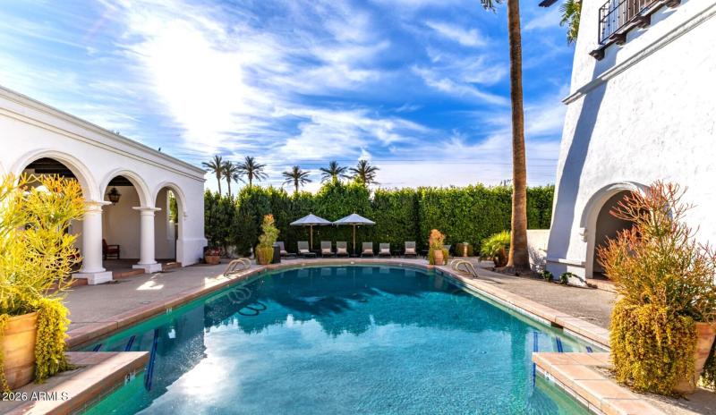 Heated Pool & Cabana