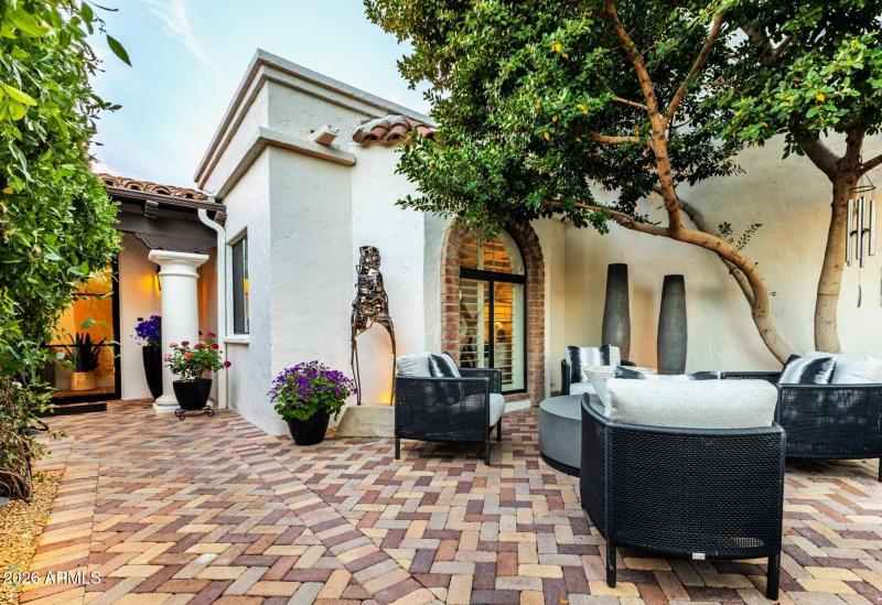 Welcoming Front Courtyard