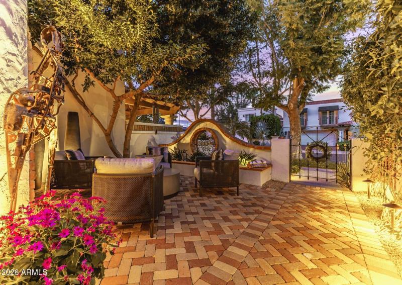 Welcoming Front Couryard