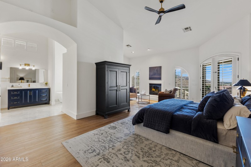 1455 E Victor Hugo Ave------29