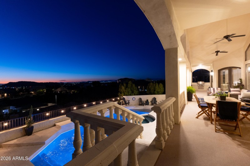 1455 E Victor Hugo Ave------77