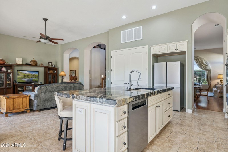 13-web-or-mls-7387-e-cliff-rose-trail