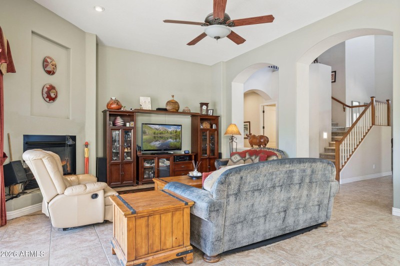 16-web-or-mls-7387-e-cliff-rose-trail